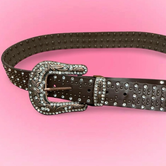 🤎✨Shyanne Brown Leather Belt with Silver Rhinestones - Picture 2 of 7